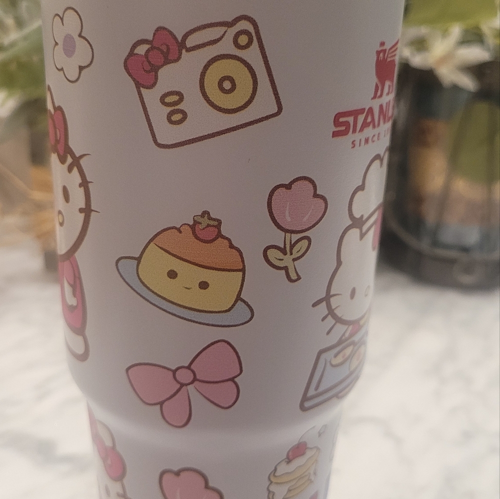 Stanley IceFlow Flip Straw 30oz Hello Kitty White Travel Tumbler With Flip Straw - Picture 7 of 10